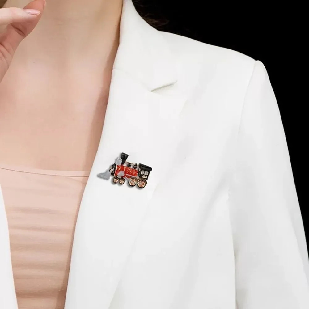 VQ Train Brooch - Picture 2 of 3